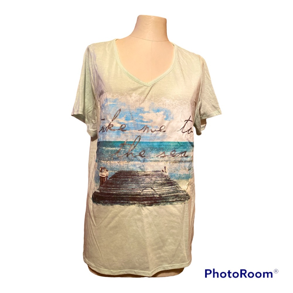 Madison & Berkeley V-neck graphic hi-low T-shirt Take Me to the Sea Size 1X